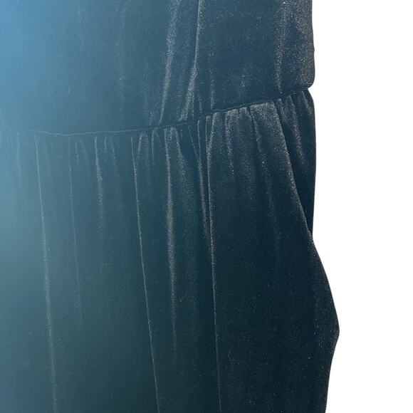 Sanctuary Ladies Black Velvet Jumpsuit, Adjustable Spaghetti Straps! - Picture 4 of 5